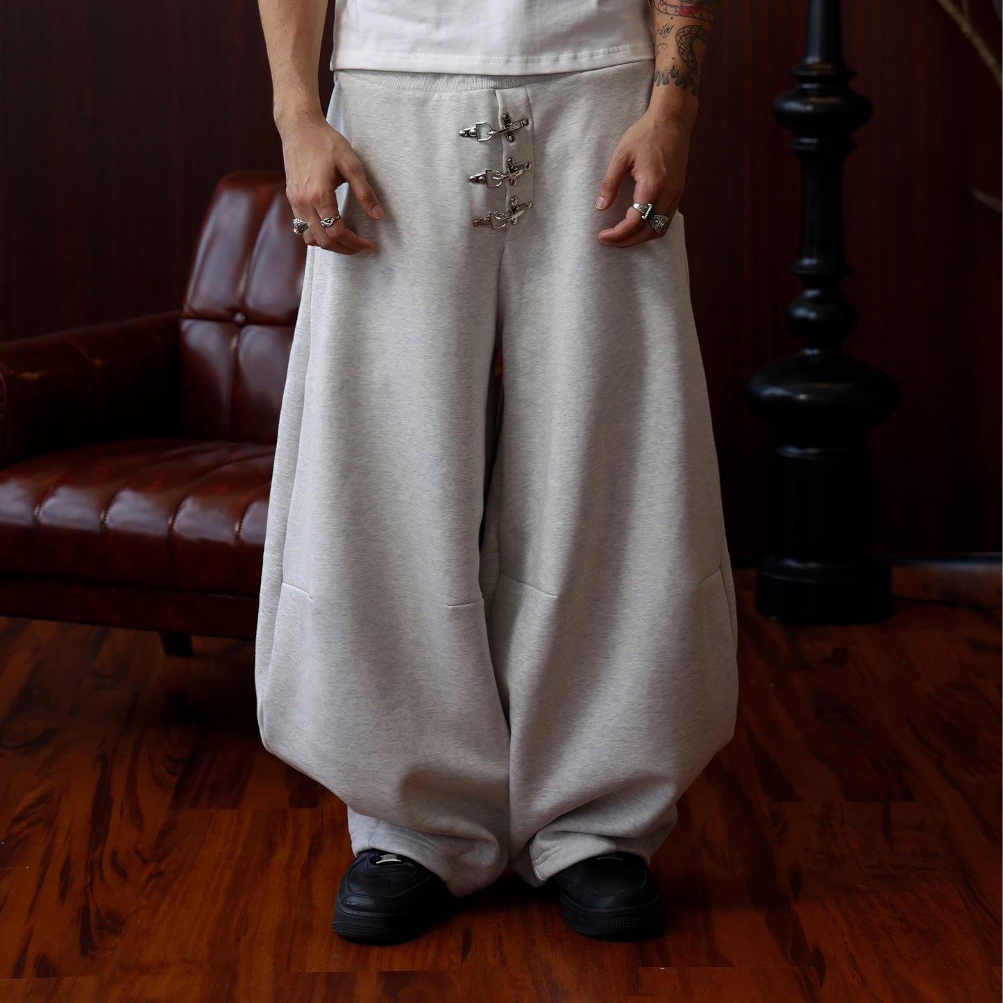 Clasped Sweatpants
